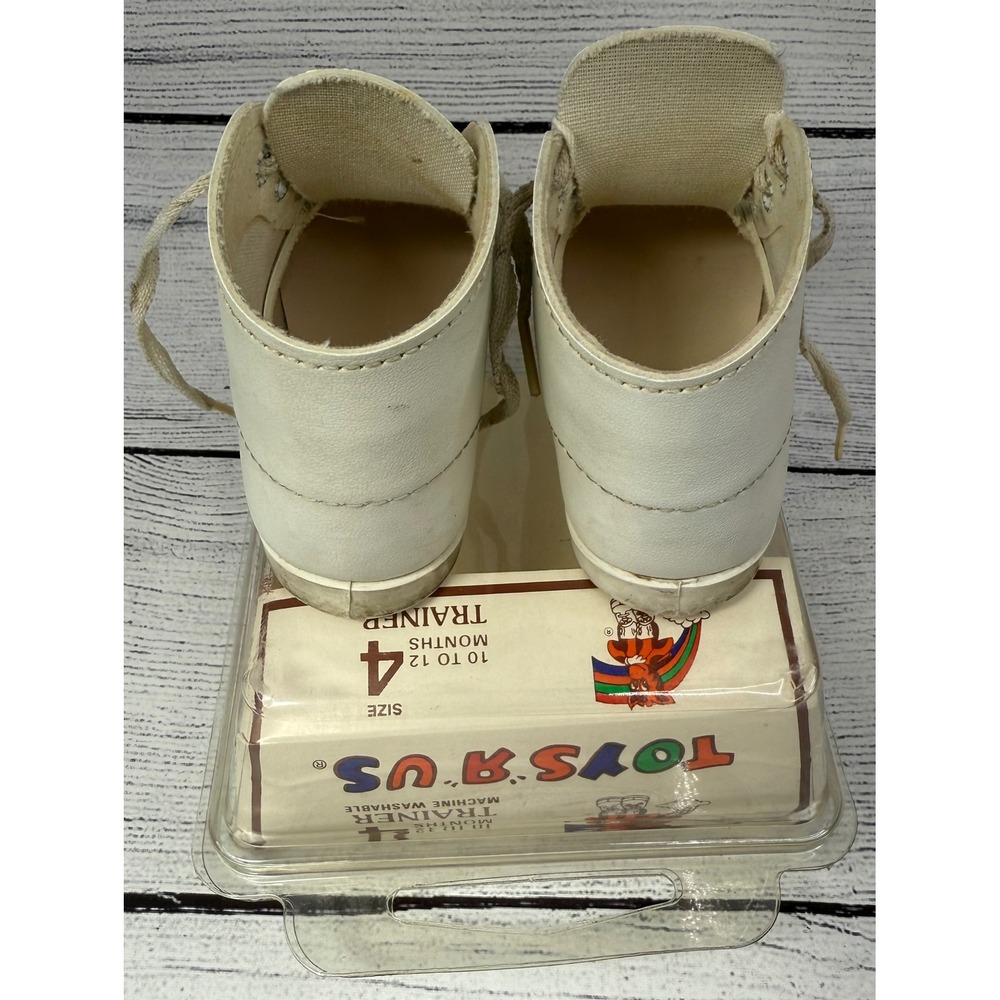 Vintage Toys R Us Size 4, 10 to 12 Months White Leather Baby Crib Shoes Trainer - Picture 7 of 9